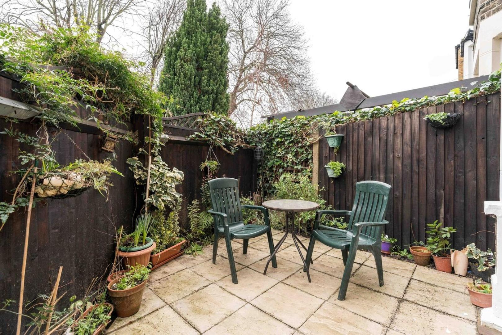 New Stylish 1 Bedroom Flat With Garden | London Exteriör bild