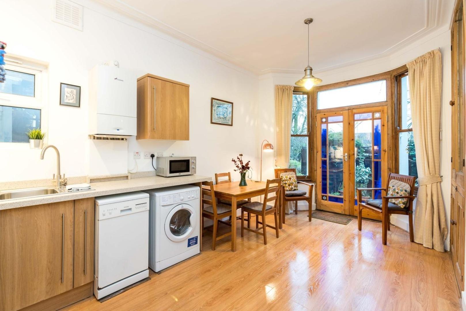 New Stylish 1 Bedroom Flat With Garden | London Exteriör bild
